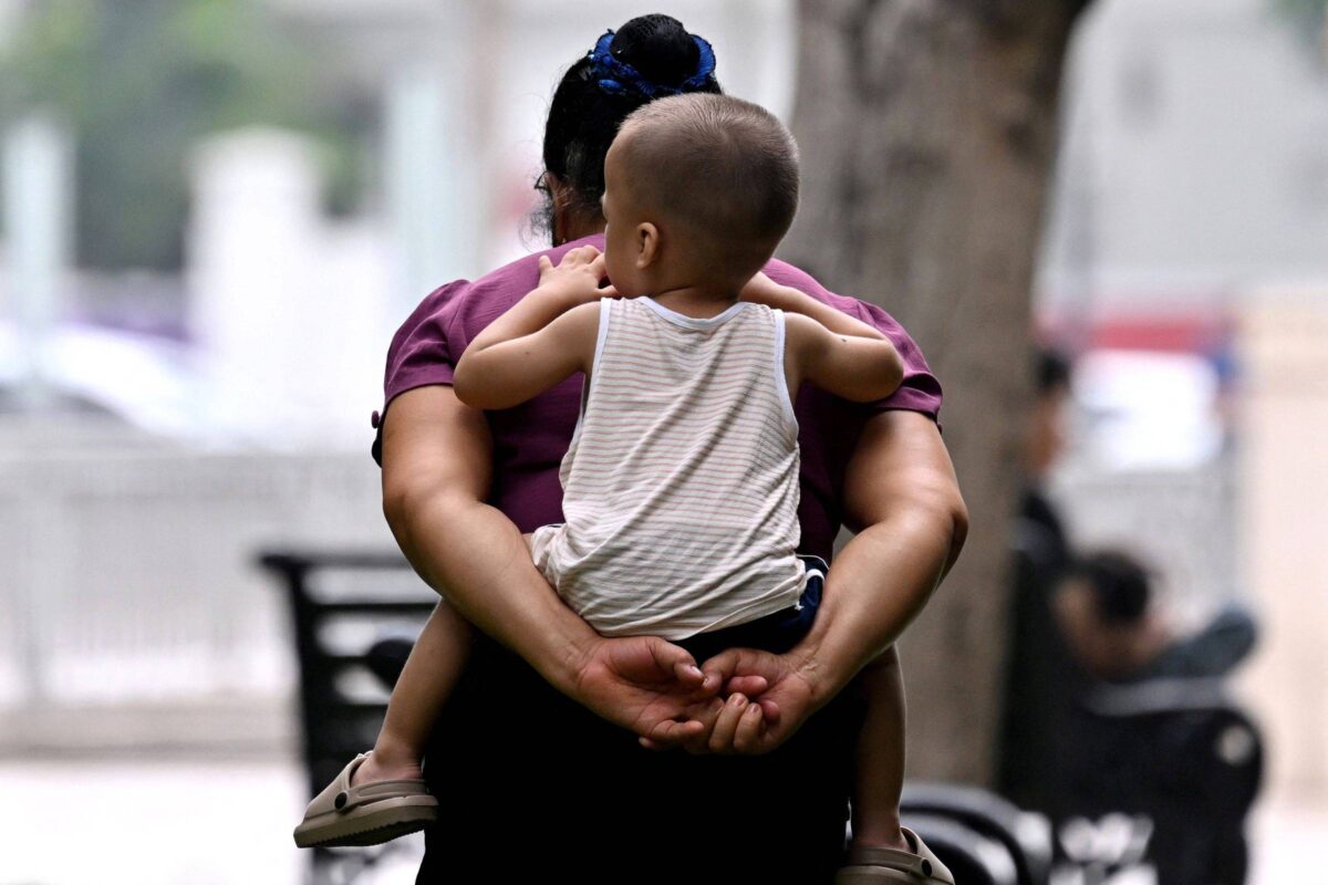 Vietnã reforça medidas contra preferência por filhos homens