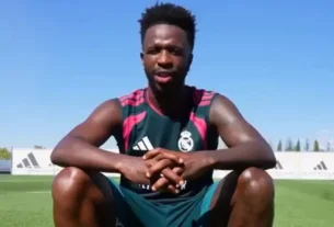 Vinícius Júnior retorna ao Real Madrid e detalha orientações de José Mourinho