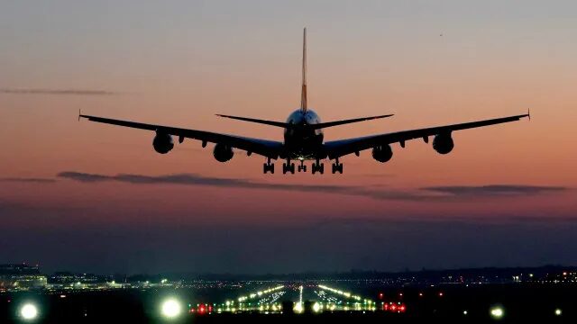 Voo da TAP com destino a Curitiba tem despressurização, declara emergência e precisa dar meia-volta