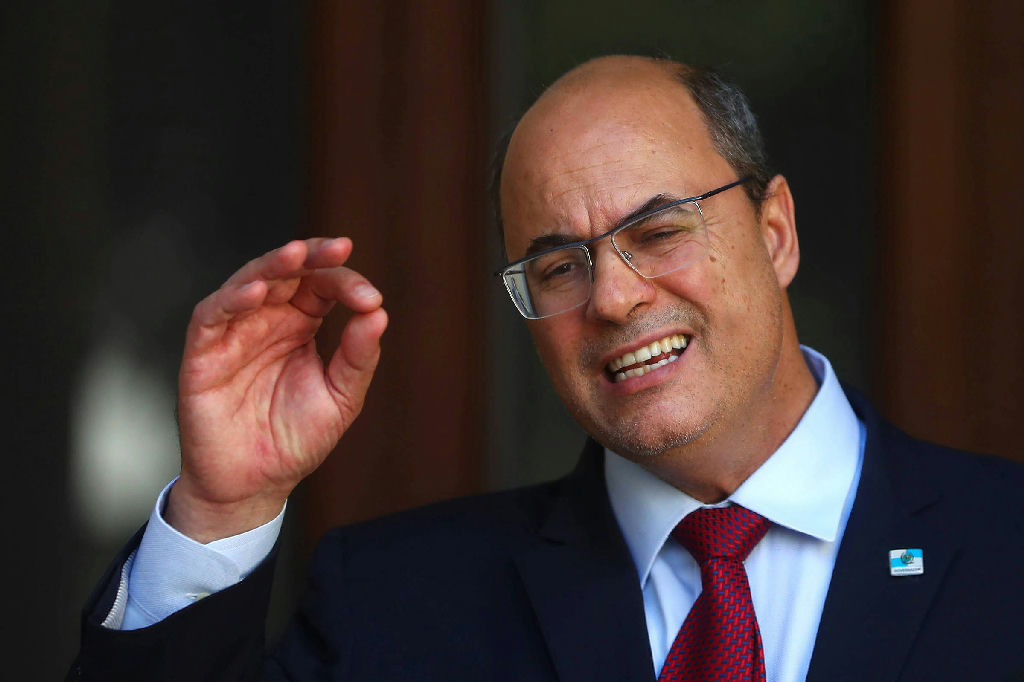Witzel desiste da corrida ao governo fluminense e declara apoio a Garotinho