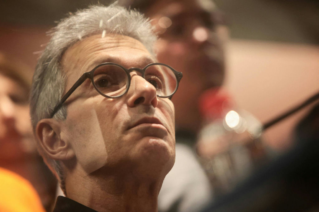 Zema critica adversários por elos familiares e defende pena de morte em sabatina