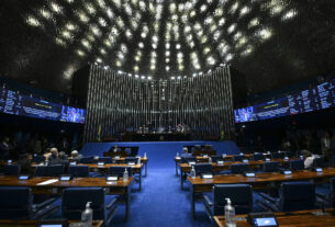 A persistência dos suplentes sem voto e o legado autoritário no Senado