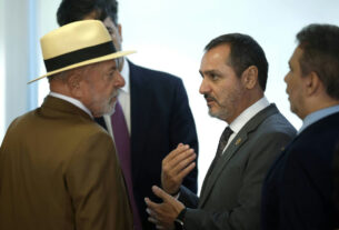 Aliados de Lula veem manobra política e armadilha em decisão de André Mendonça