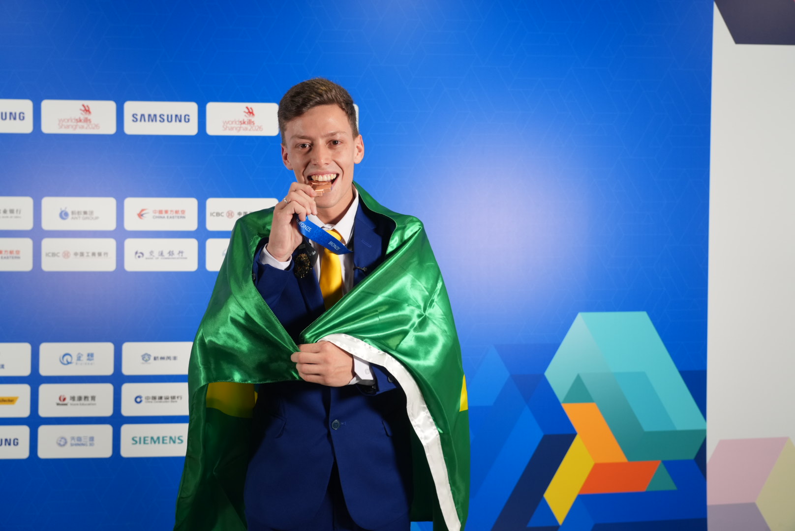 Aluno do Senai-rs conquista medalha de bronze na Worldskills em Xangai