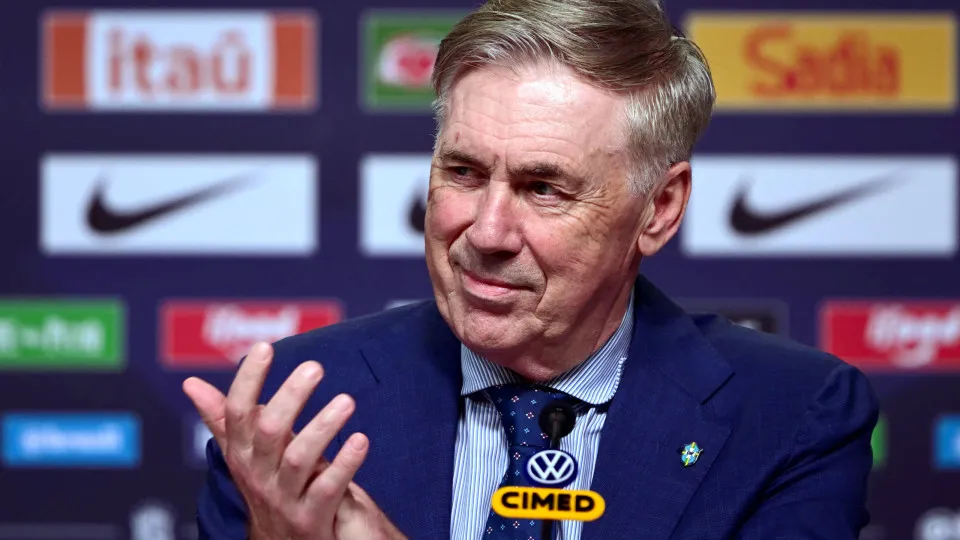 Ancelotti prioriza renovação da seleção brasileira e busca novos talentos no meio-campo