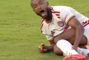 Atacante Ayoub El Kaabi sofre fratura grave em partida do Campeonato Grego