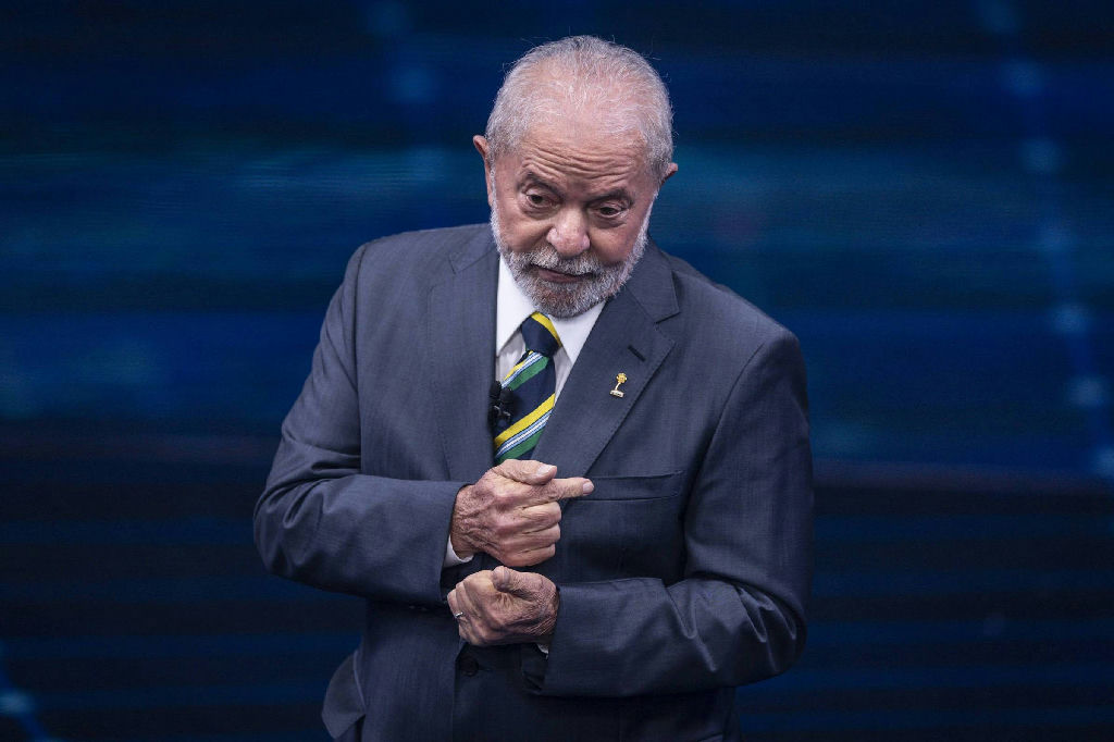 Avanço de Flávio Bolsonaro força Lula a reavaliar estratégia para debate da Globo