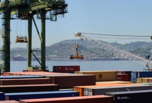Balança comercial tem superávit de US$ 7,4 bilhões em agosto