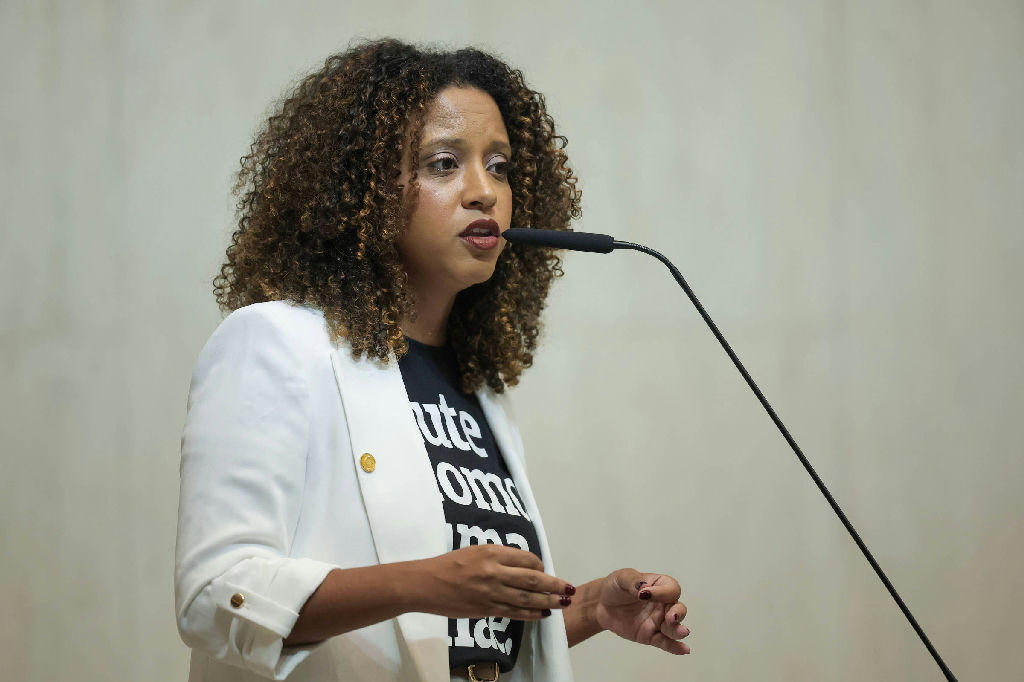 Bancada Feminista do PSOL aciona Justiça para remover perfis 'red pill' do Instagram