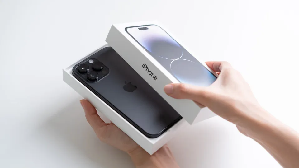 Bateria do iPhone descarregando rápido: saiba identificar a hora certa de trocar