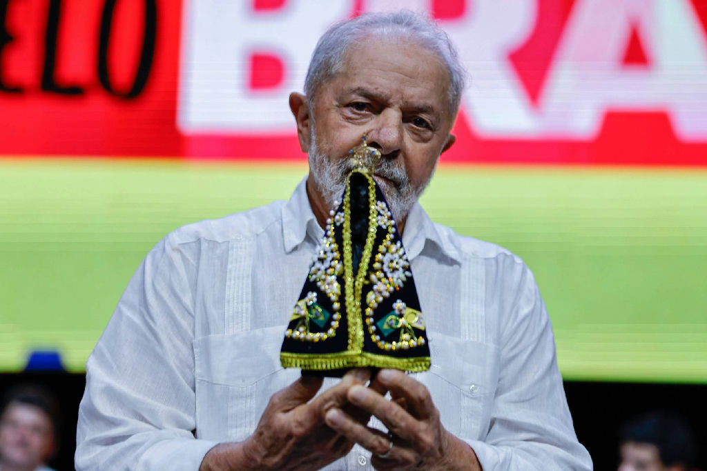 Bets e polêmica sobre padroeira marcam reta final da eleição nas redes