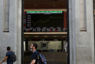 Bolsa sobe 1,3% e atinge maior nível em quase quatro meses