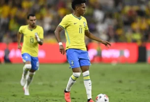 Brasil apresenta futebol apático e busca empate contra a Austrália no fim