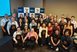 Brasil forma primeira turma de Rc-tasters e avança na padronização da qualidade do café torrado