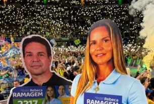 Campanha à distância: Rebeca Ramagem utiliza totens de papelão para buscar vaga na Câmara