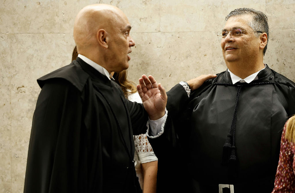 Campanha de Flávio Bolsonaro intensifica ataques a Flávio Dino e critica Alexandre de Moraes