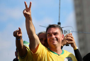 Campanha de Flávio Bolsonaro utiliza fala de Lula sobre exames médicos para críticas políticas