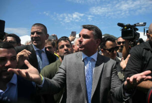 Campanha de Flávio Bolsonaro vê desespero em medida de Lula contra bets