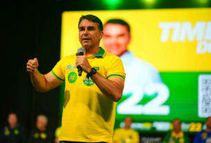 Campanha de Lula aciona TSE contra suposta rede de impulsionamento de Flávio Bolsonaro