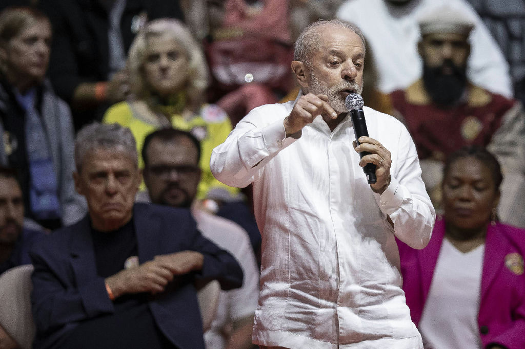 Campanha de Lula reage após suspensão de anúncios no Facebook