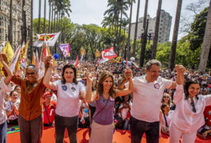 Candidatos da esquerda em São Paulo incorporam discurso religioso em ato público