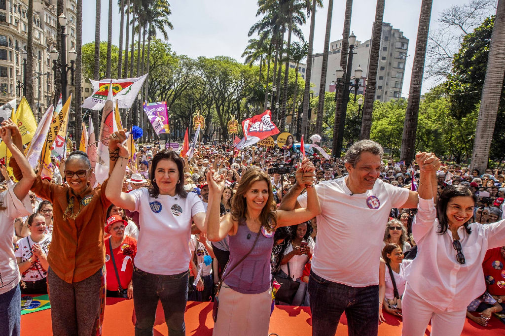 Candidatos da esquerda em São Paulo incorporam discurso religioso em ato público