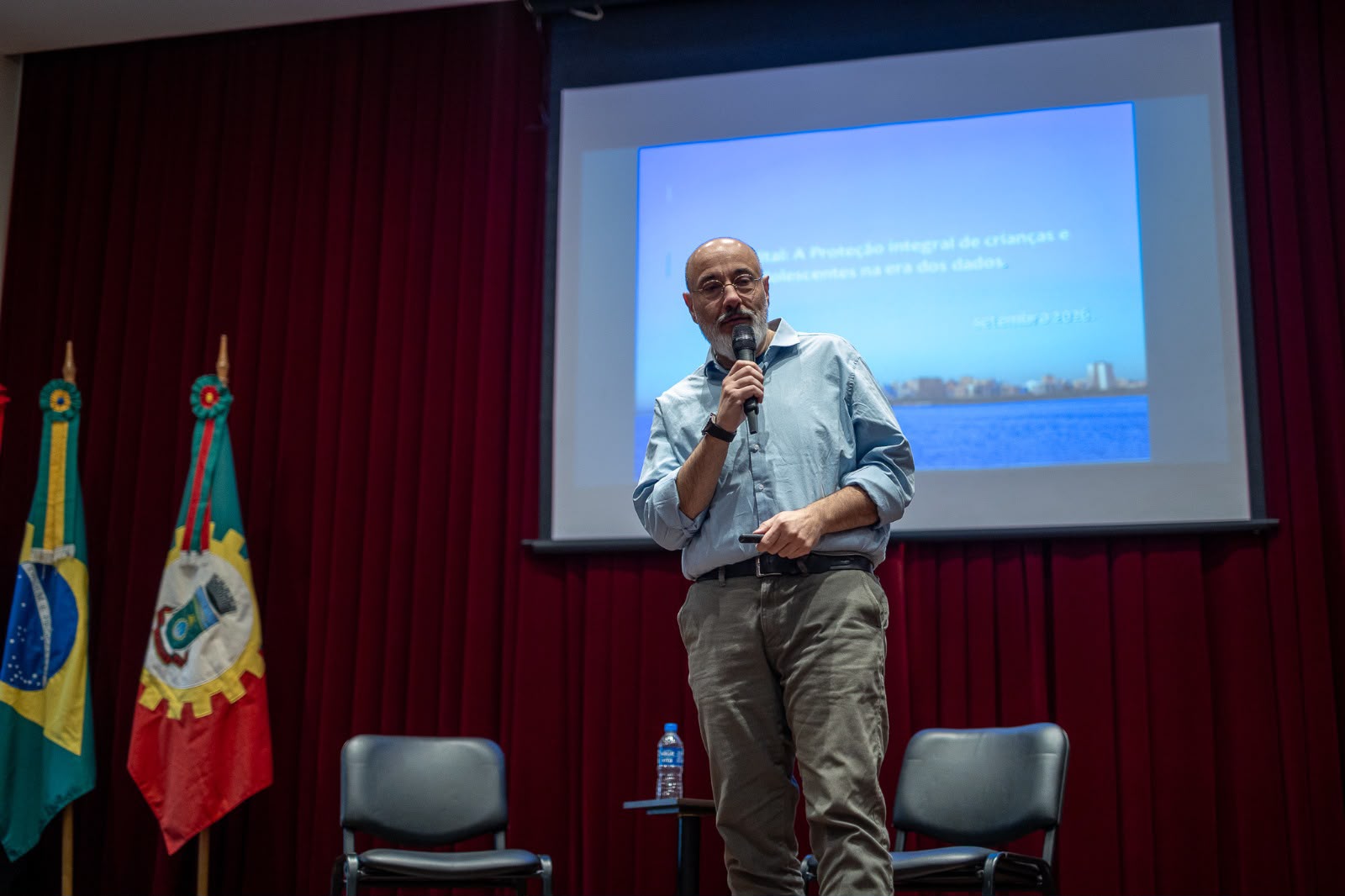 Canoas-gestores escolares participam de capacitação sobre LGPD e ECA Digital em Canoas
