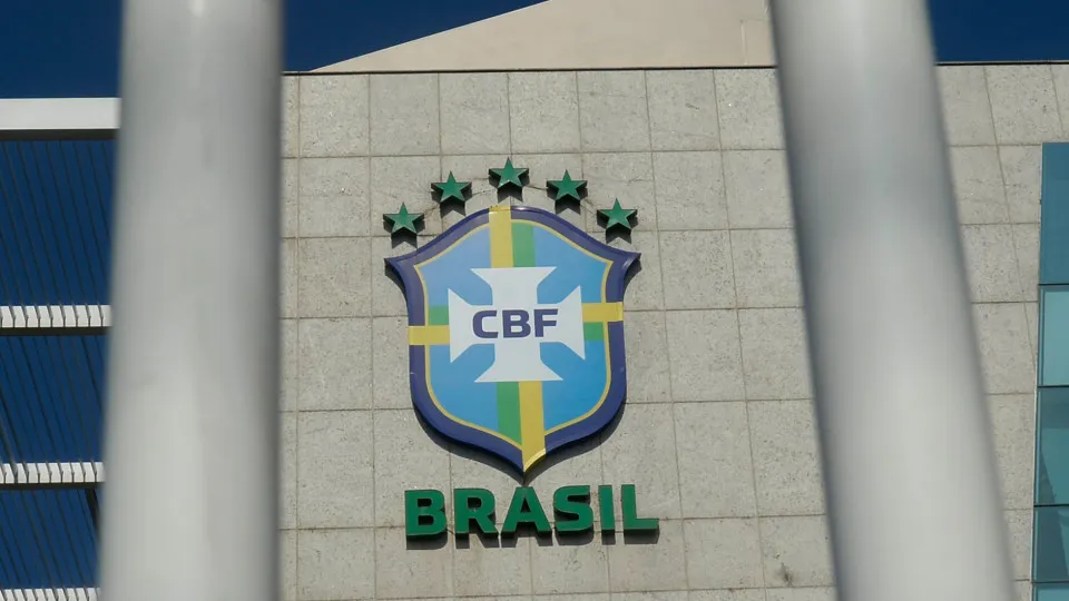 CBF define redução gradual de jogadores estrangeiros no Brasileirão a partir de 2027