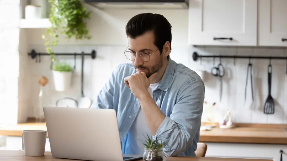 Como lidar com a ventilação barulhenta em laptops
