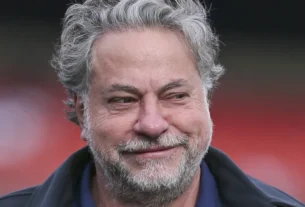 Conselho do São Paulo exclui Julio Casares do quadro associativo por má gestão e desvio de verbas