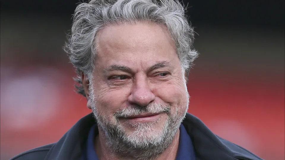 Conselho do São Paulo exclui Julio Casares do quadro associativo por má gestão e desvio de verbas