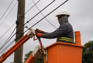 Corte de luz em Porto Alegre ameaça o fornecimento de água em 14 bairros nesta terça-feira