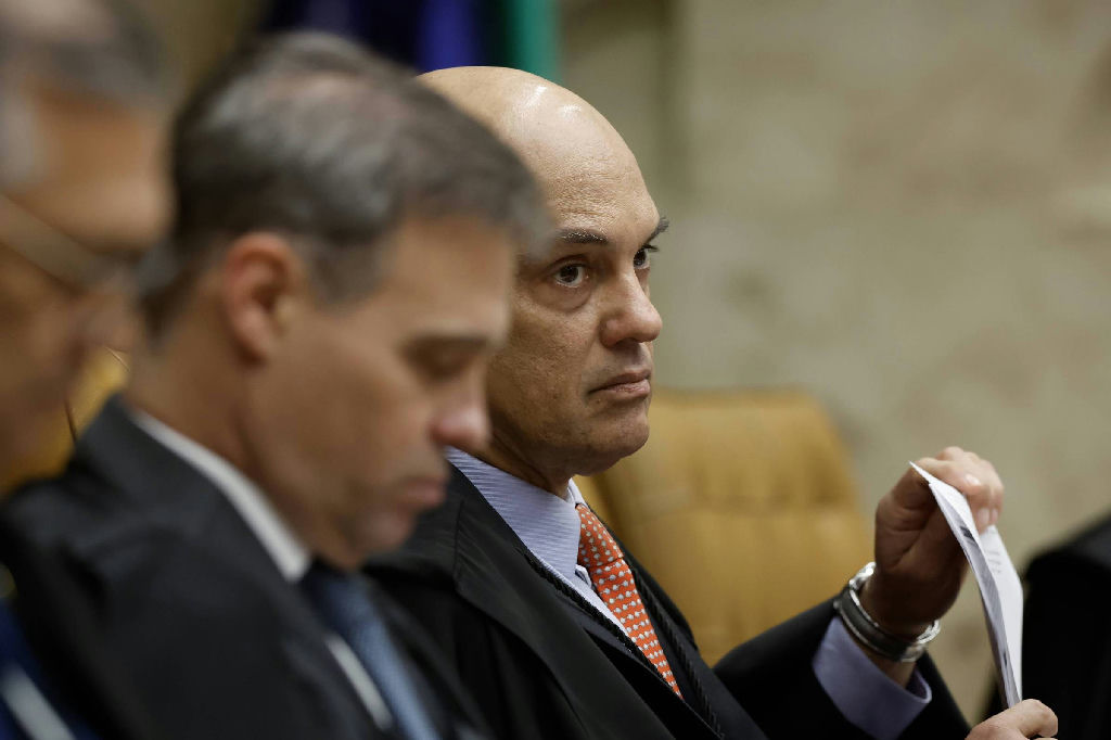 Crise no STF ganha novos contornos após revelações de elos entre ministros e o Banco Master