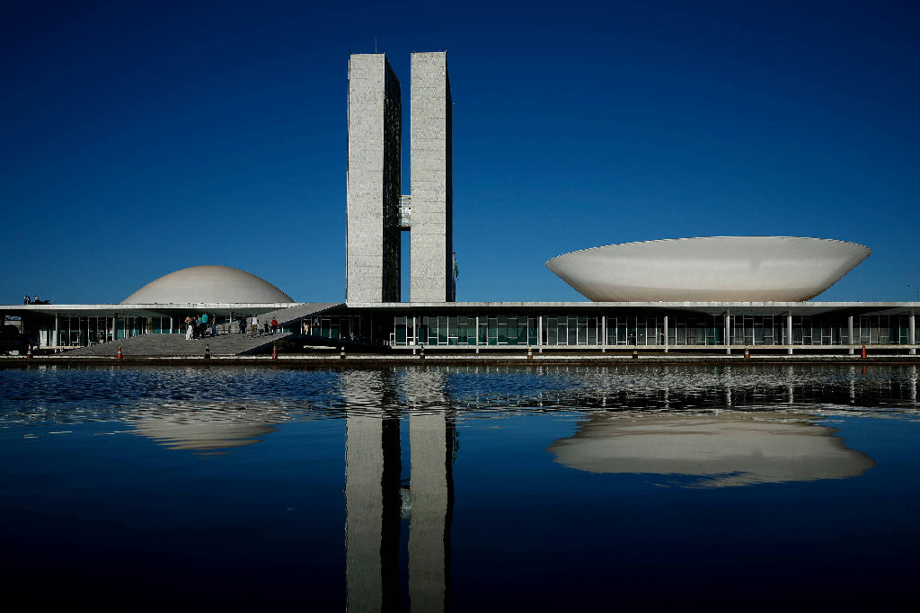 Datafolha aponta liderança de Michelle Bolsonaro e Leila do Vôlei na disputa pelo Senado no DF