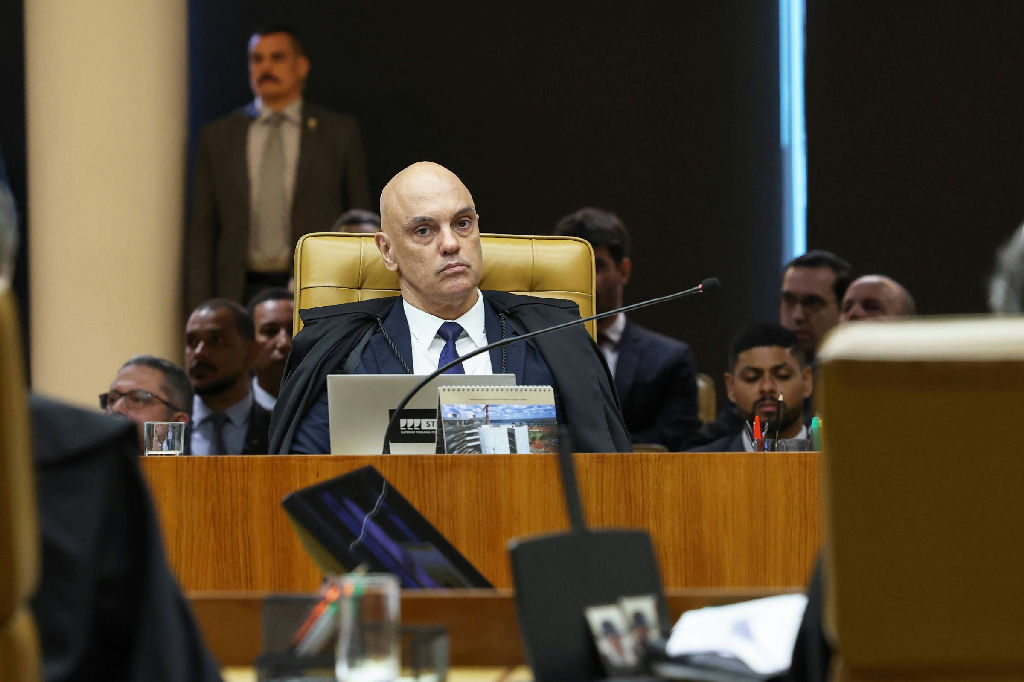 Delegado da PF em gabinete de Moraes gera polêmica durante julgamento de tentativa de golpe