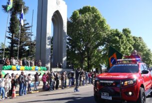 Desfile Cívico reúne mais de 1.500 participantes e celebra a cultura e a história em Nova Petrópolis