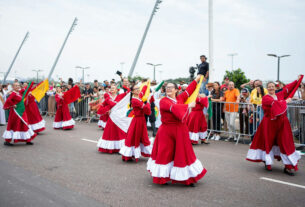 Desfile Farroupilha celebra 400 anos das Missões Jesuíticas Guaranis com encenação especial