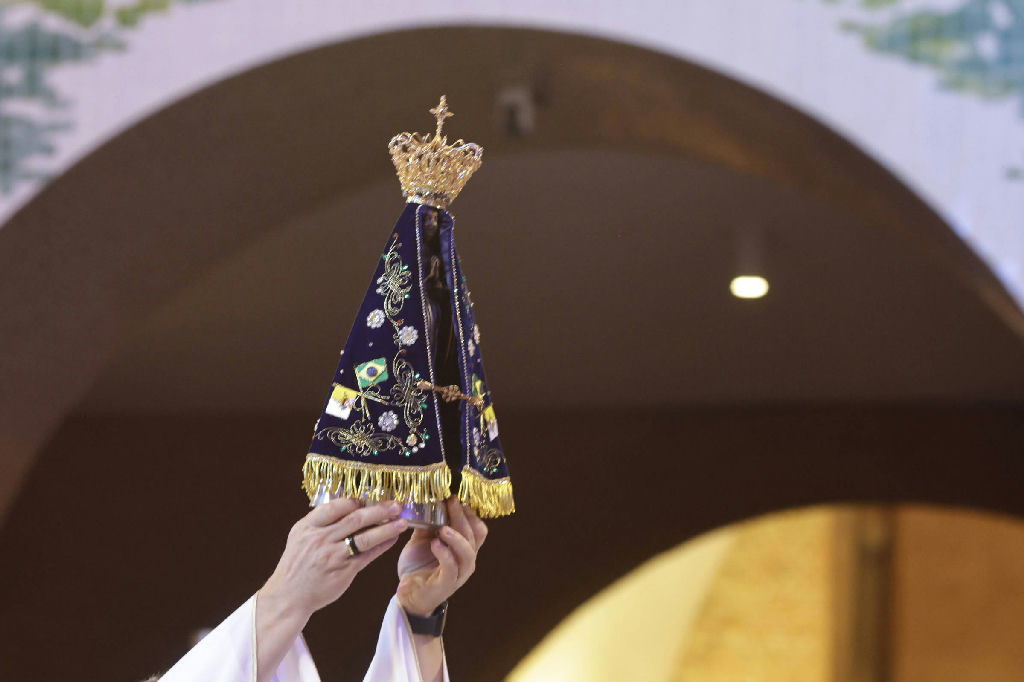 Disputa política sobre Nossa Senhora Aparecida ganha contornos jurídicos após fake news