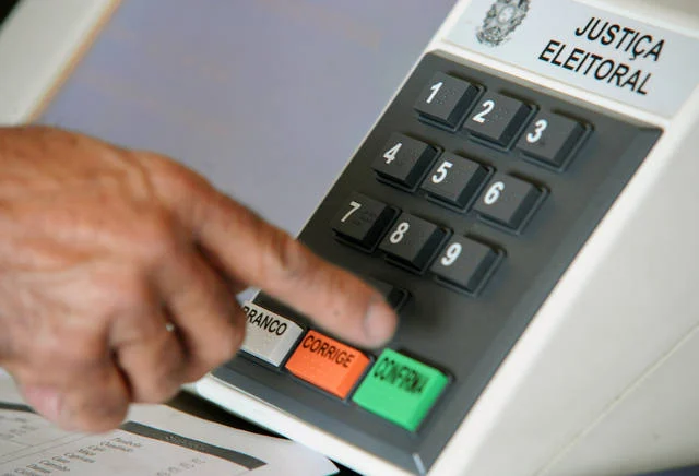 Eleições 2024: TSE orienta eleitores a conferir locais de votação antes do pleito
