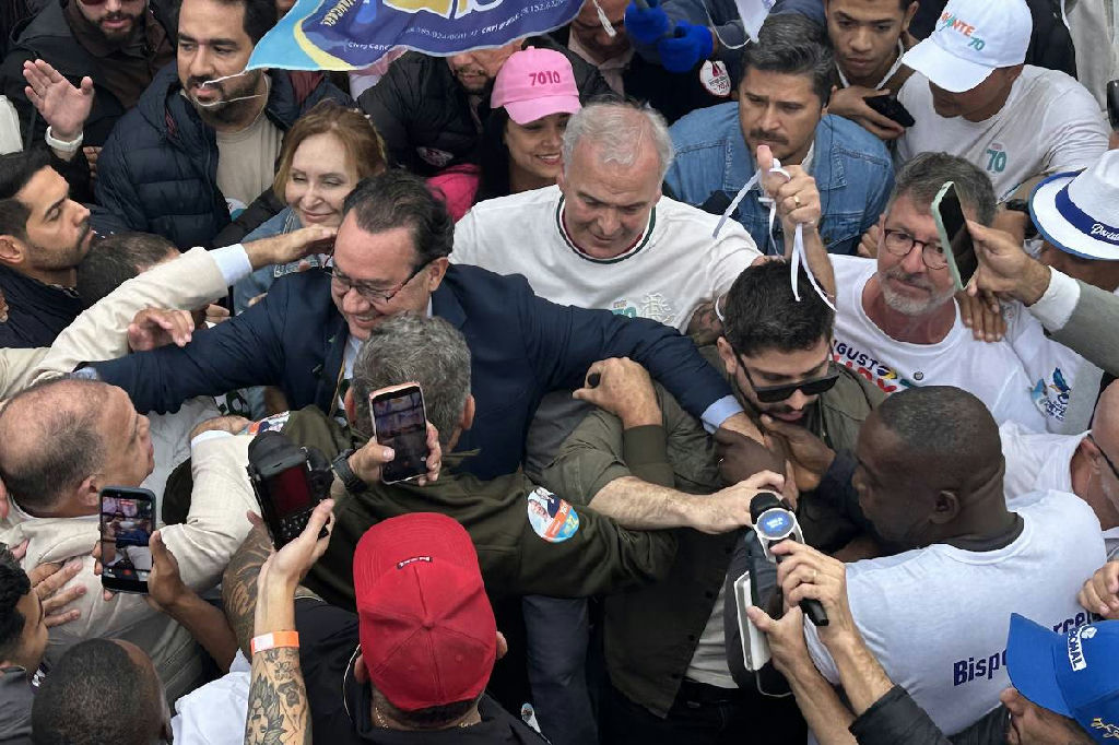 Em ato no Rio, Augusto Cury defende investigações no STF e cita ministro André Mendonça
