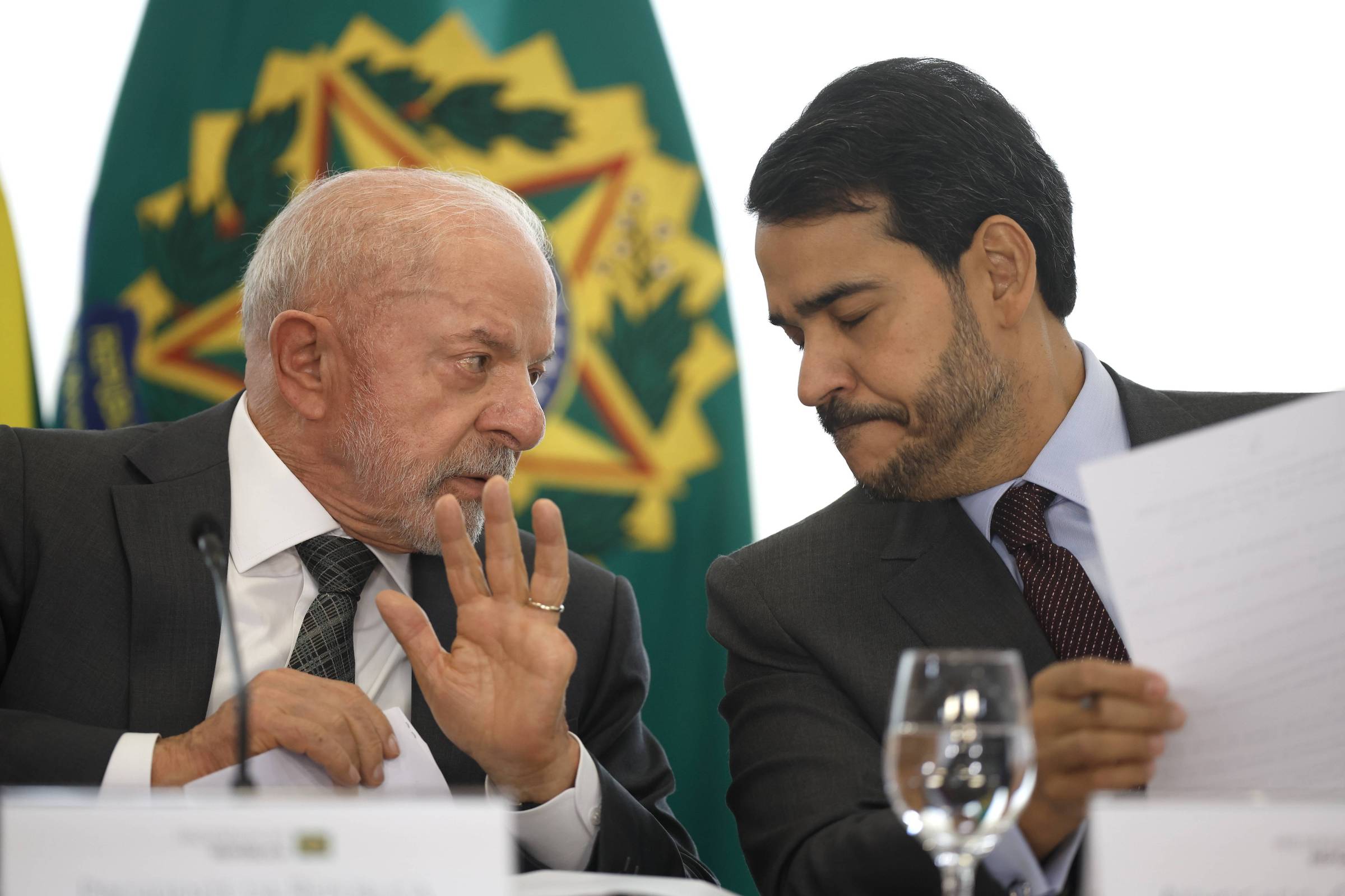 Entidades da AGU saem em defesa de Jorge Messias após relatório da Polícia Federal