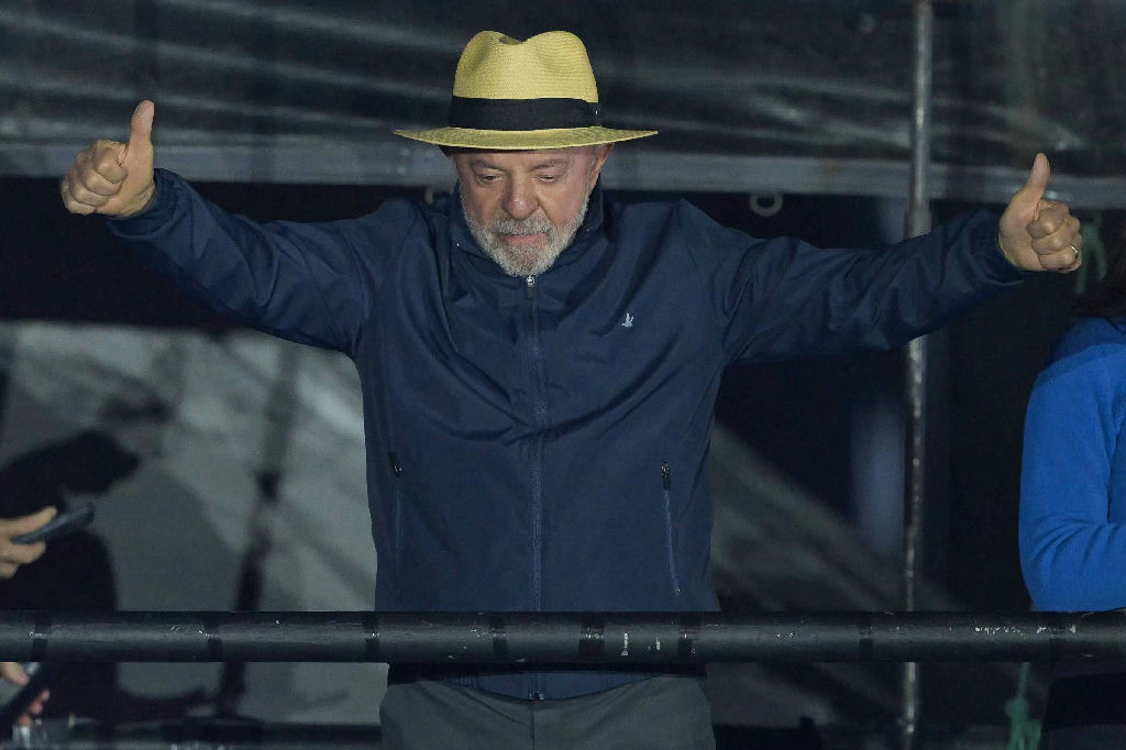 Estratégia de Lula intensifica atos de rua na reta final para reverter abstenção