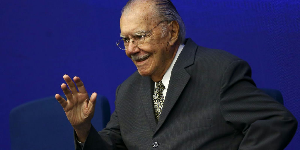 Ex-presidente José Sarney segue estável após internação por pneumonia no Sírio-libanês