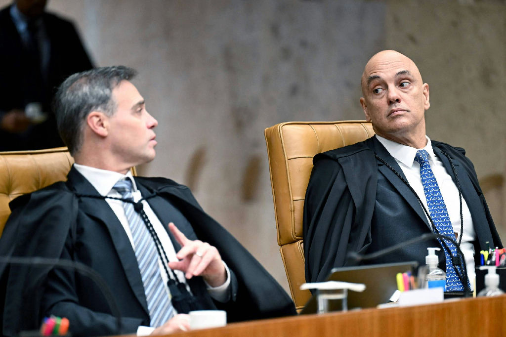 Fachin suspende sessão no STF em meio a divisões entre ministros e sem decisão sobre casos Moraes e Mendonça