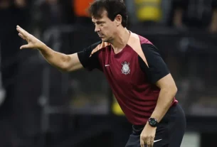 Fernando Diniz analisa empate do Corinthians e comenta convocações para a seleção