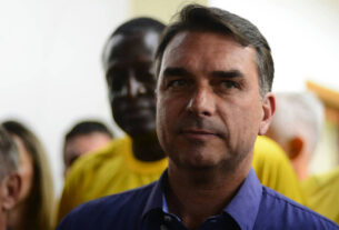 Flávio Bolsonaro classifica operação Dark Horse como tentativa de golpe e mira Flávio Dino