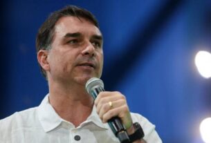 Flávio Bolsonaro mobiliza apoiadores em Jaguariúna e projeta retorno do pai ao cenário político