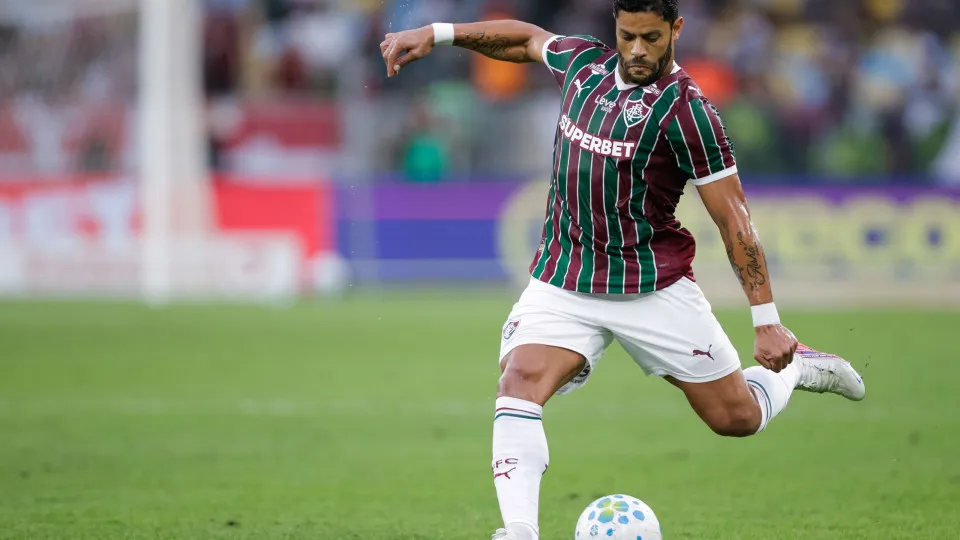 Fluminense vence Platense com atuação de gala de Hulk e abre vantagem na Libertadores