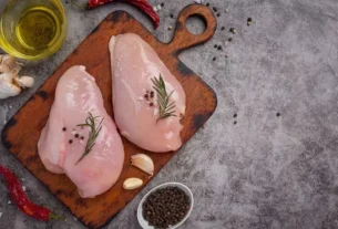 Frango custa mais que carne suína pela primeira vez em 22 anos segundo dados do Cepea