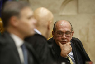 Gilmar Mendes pede adiamento de sessão no STF e propõe unificar análise de casos